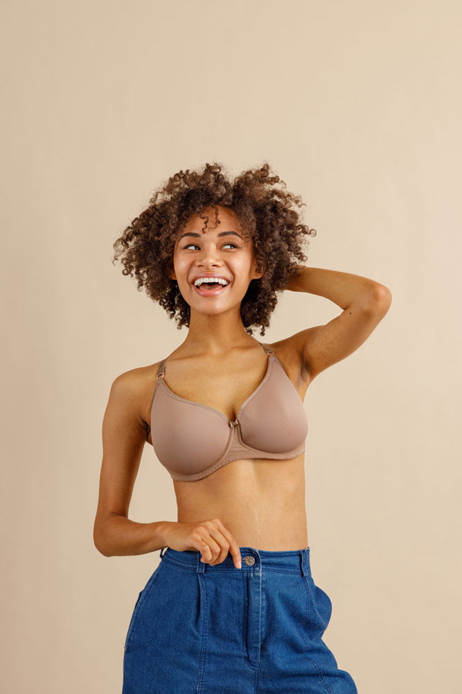 Tendances de Soutiens-Gorge femme souriante