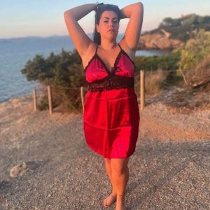 Lingerie De Nuit Rouge Décolleté En Dentelle