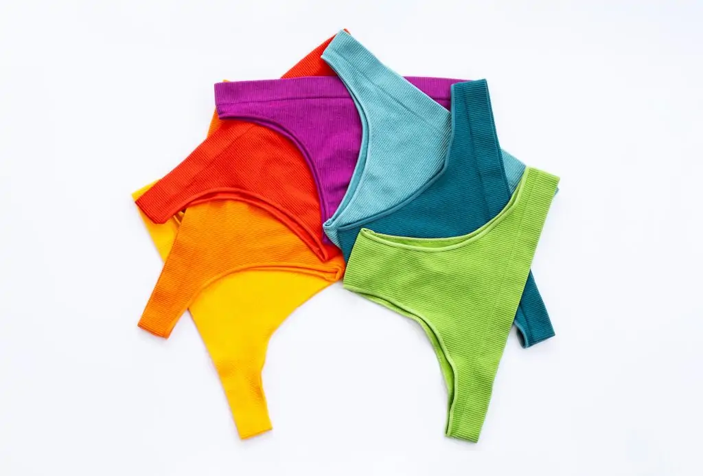 Sous-vêtements pour femmes : comment choisir une couleur ? Plusieurs couleurs de culottes